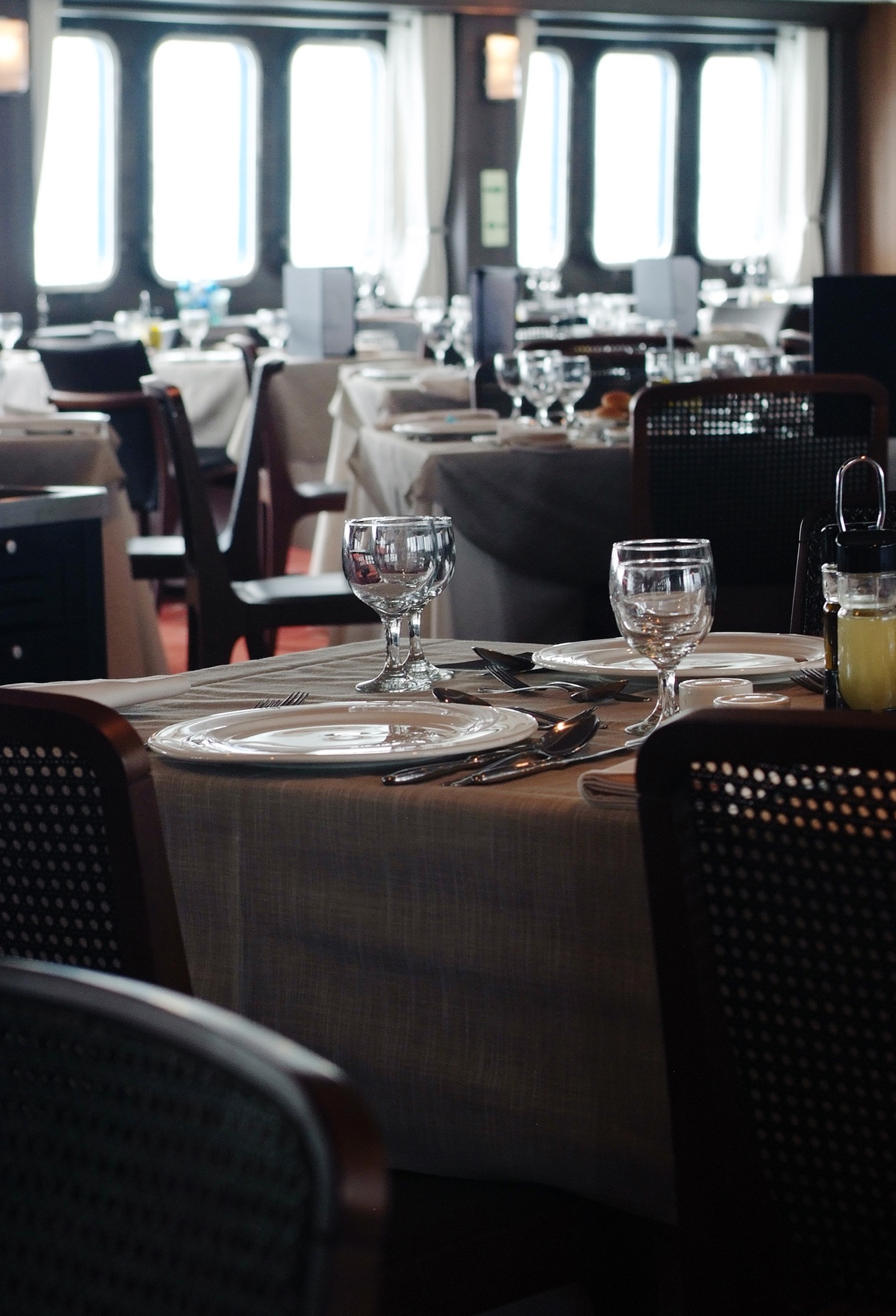 Australis Stella Australis Patagonia Dining Room 2.jpg